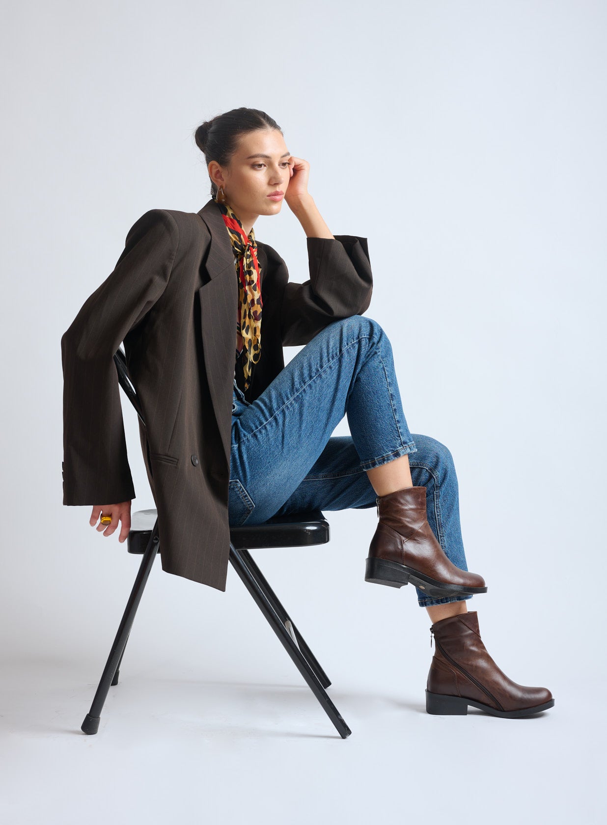 מגפונים-מעור-עם-רוכסן-אלכסון-ורמונט