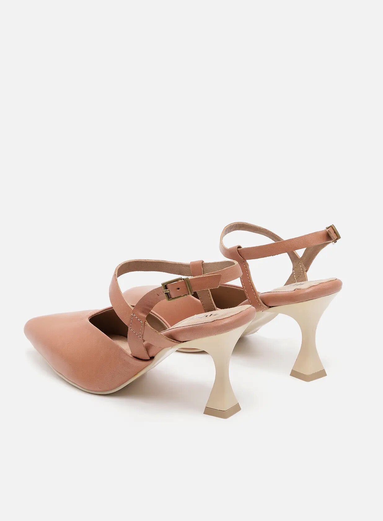 שאנל-שפיץ-עקב-7-אבזם-אחורי