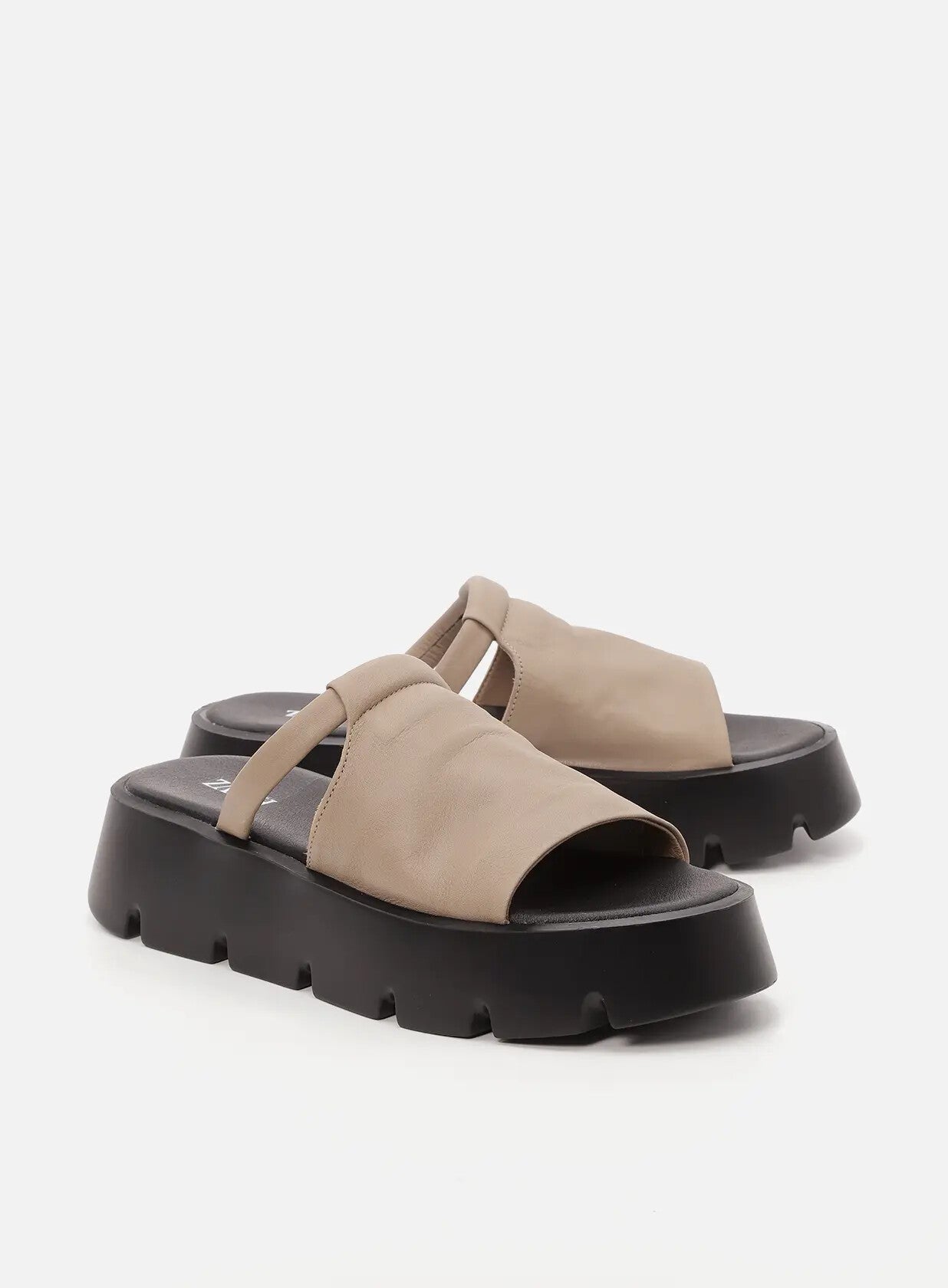 כפכפי-פלטפורמה-עור-sofia