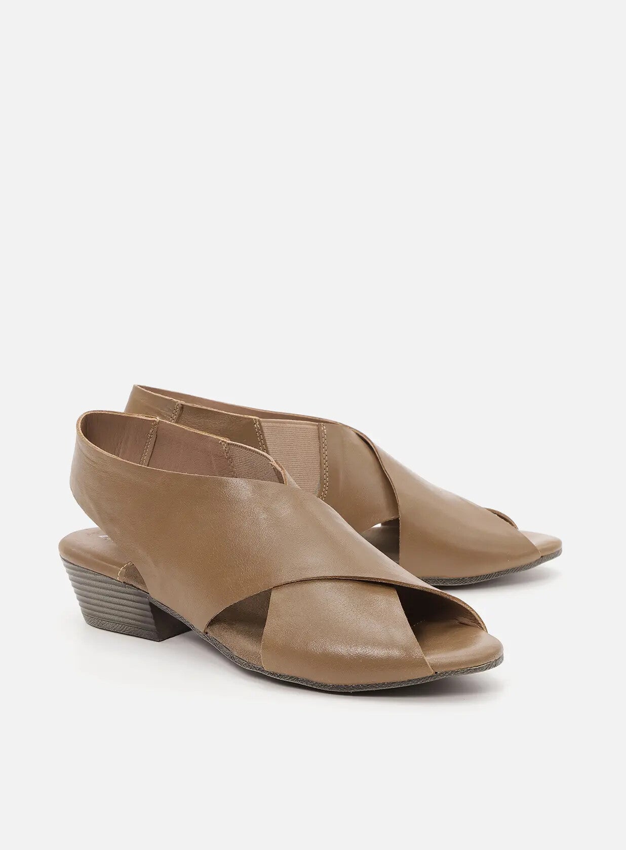 סנדלי-עקב-x-מעור-roxane