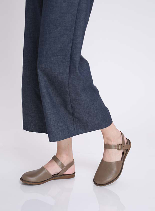 סנדלים-סגורים-מעור-amelia