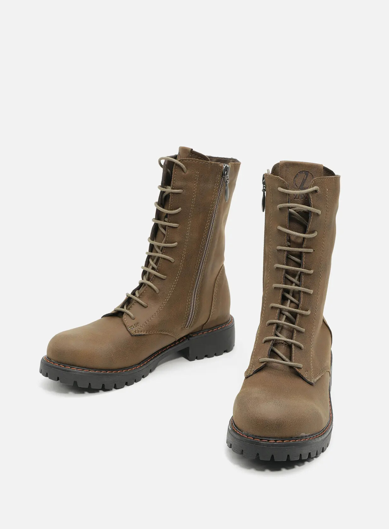 מגפונים גבוהים טבעוניים עם שרוכים - מנצ'סטר