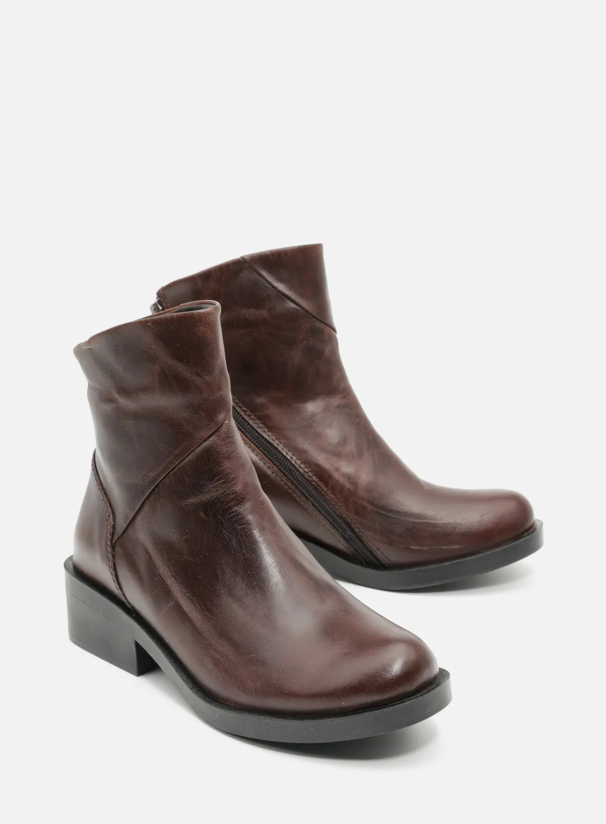 מגפונים מעור עם רוכסן אלכסון - ורמונט