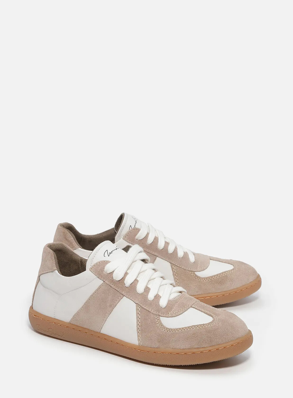 סניקרס זמש בעבודת יד - טיילור