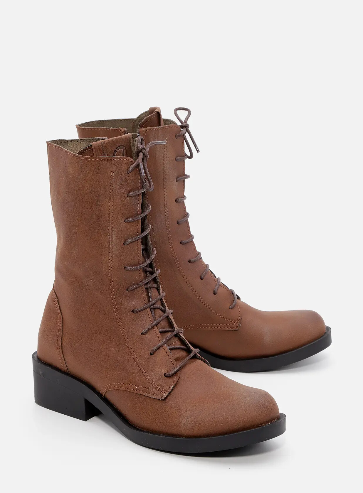 מגפונים גבוהים טבעוניים עם שרוכים - סקרלט