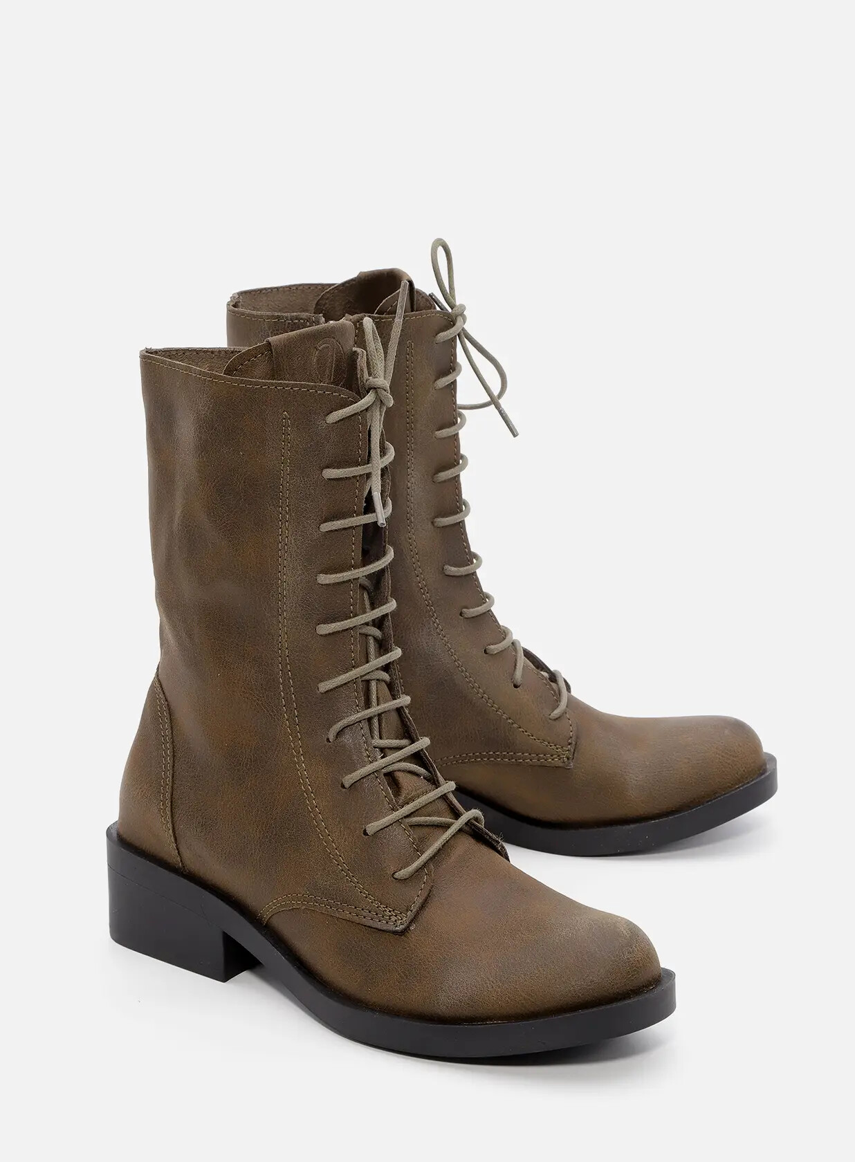 מגפונים גבוהים טבעוניים עם שרוכים - סקרלט