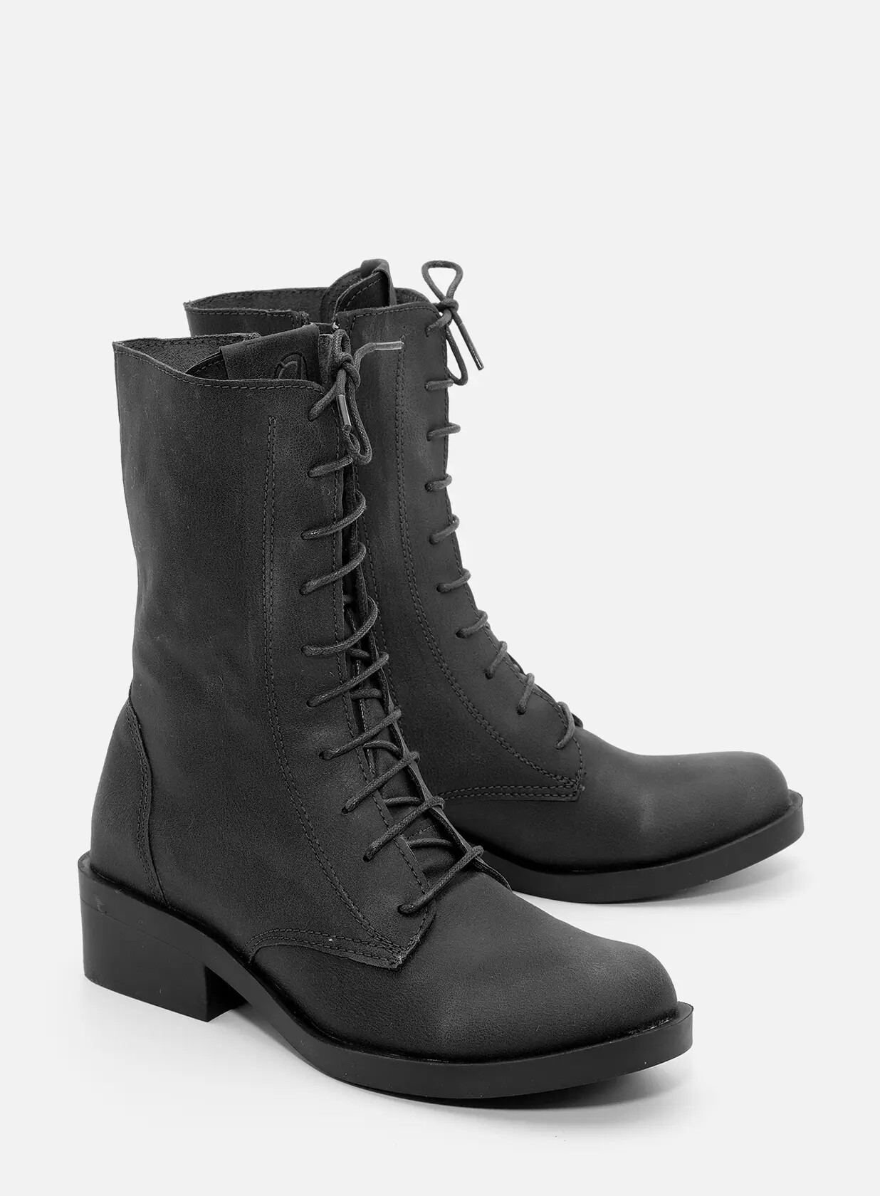 מגפונים גבוהים טבעוניים עם שרוכים - סקרלט