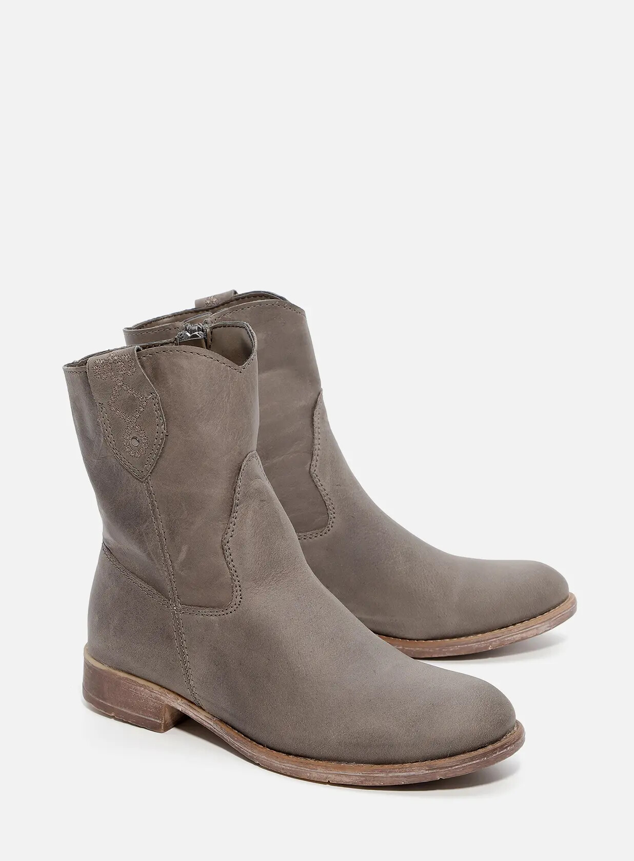 מגפונים קצרים מעור - אנדי