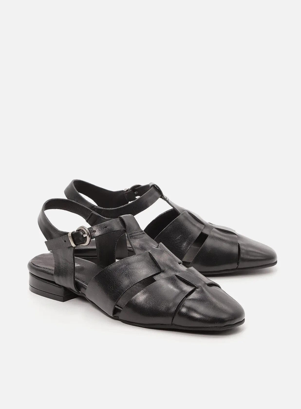 סנדלים סגורים מעור - Pollini