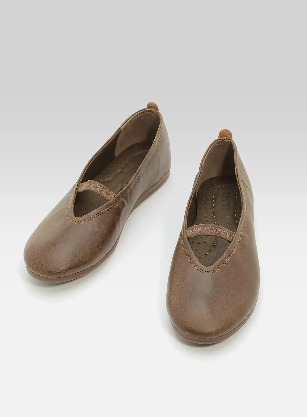 רינה- בלרינה עם גומי מבריק