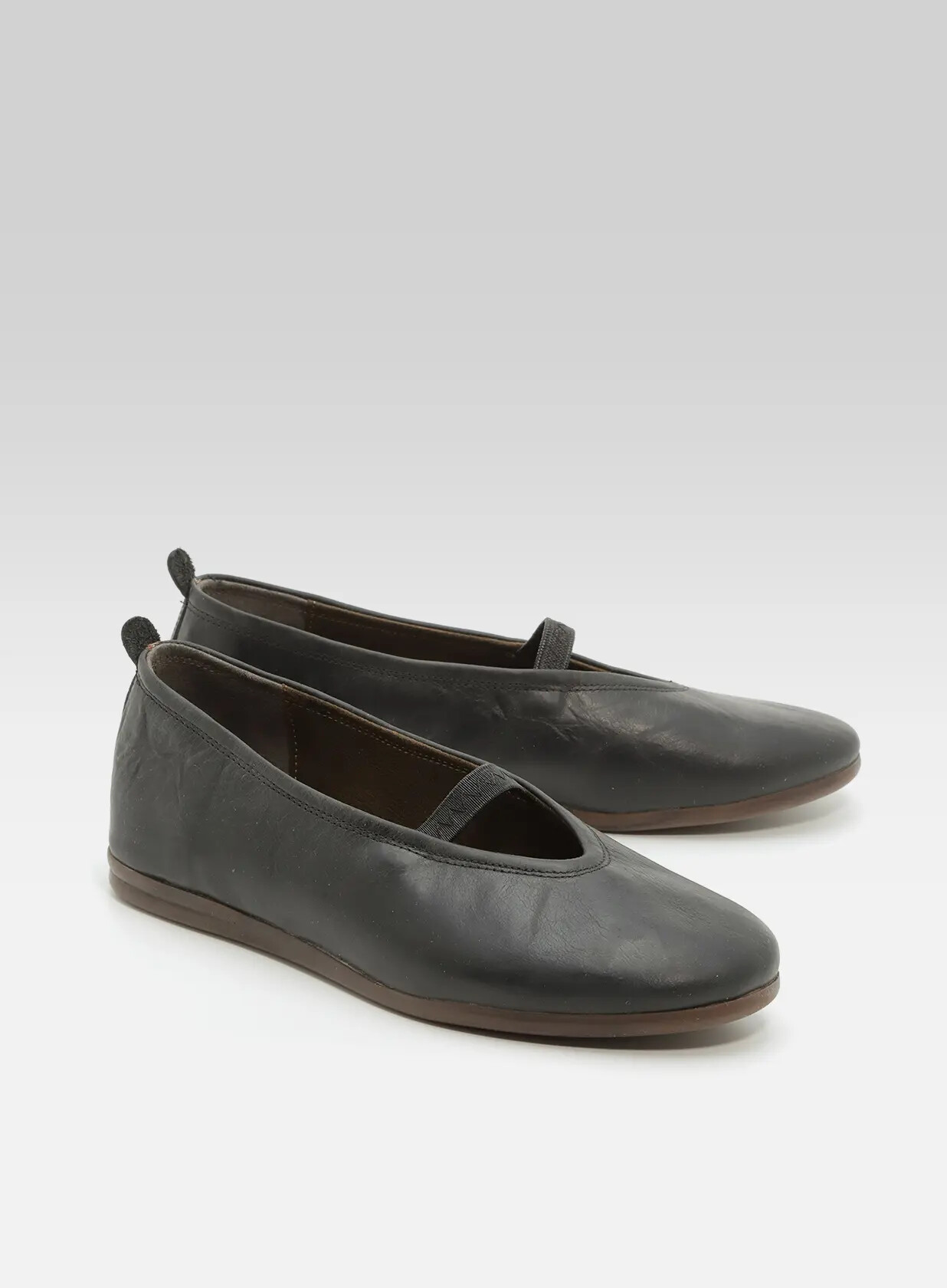 רינה- בלרינה עם גומי מבריק