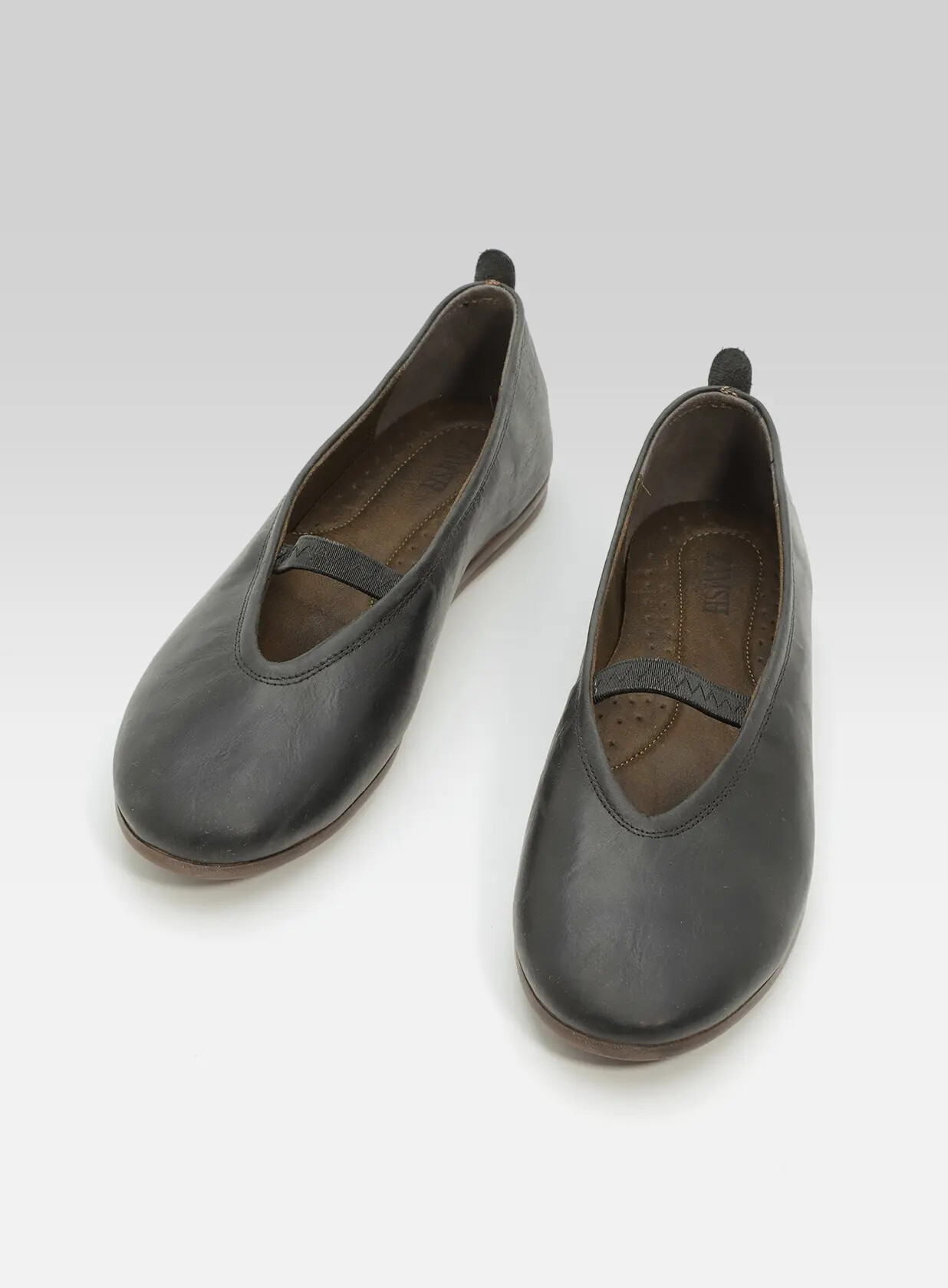 רינה- בלרינה עם גומי מבריק