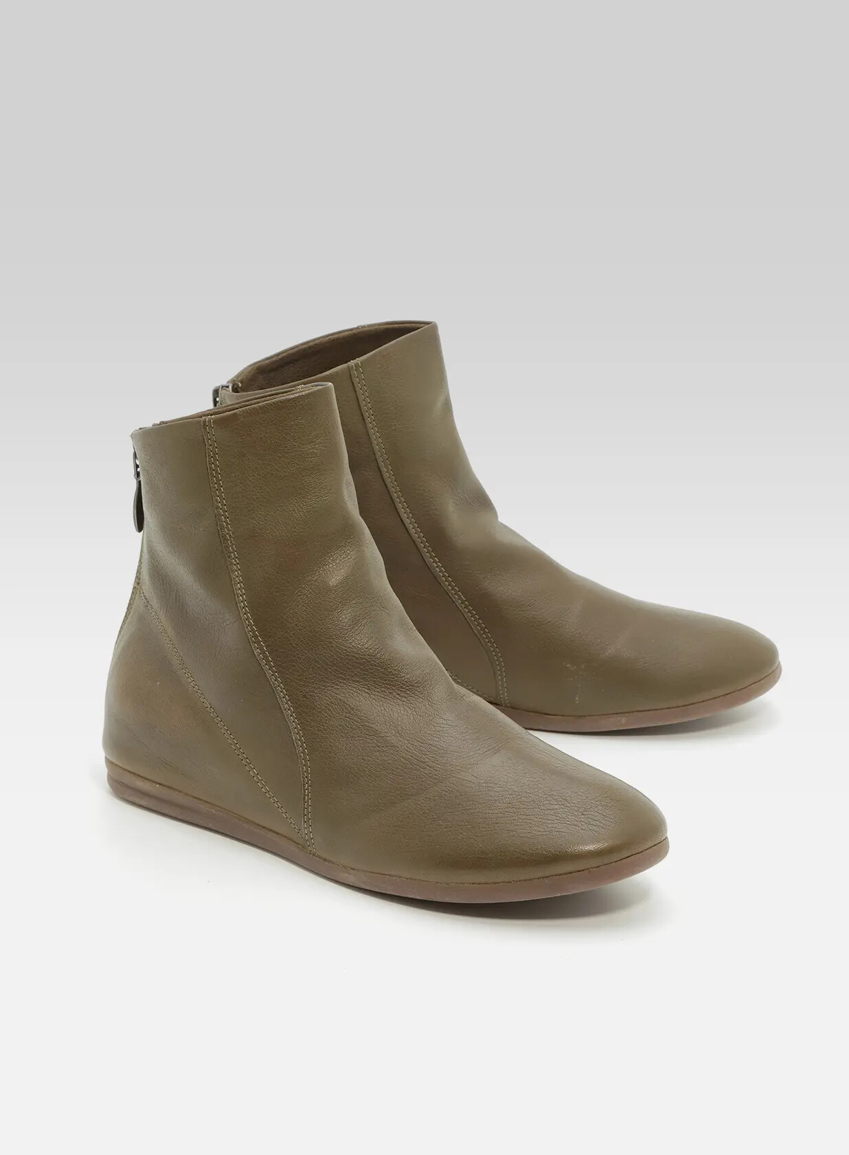 גאיה- מגפון 3/4 קלאסי רוכסן אחורי