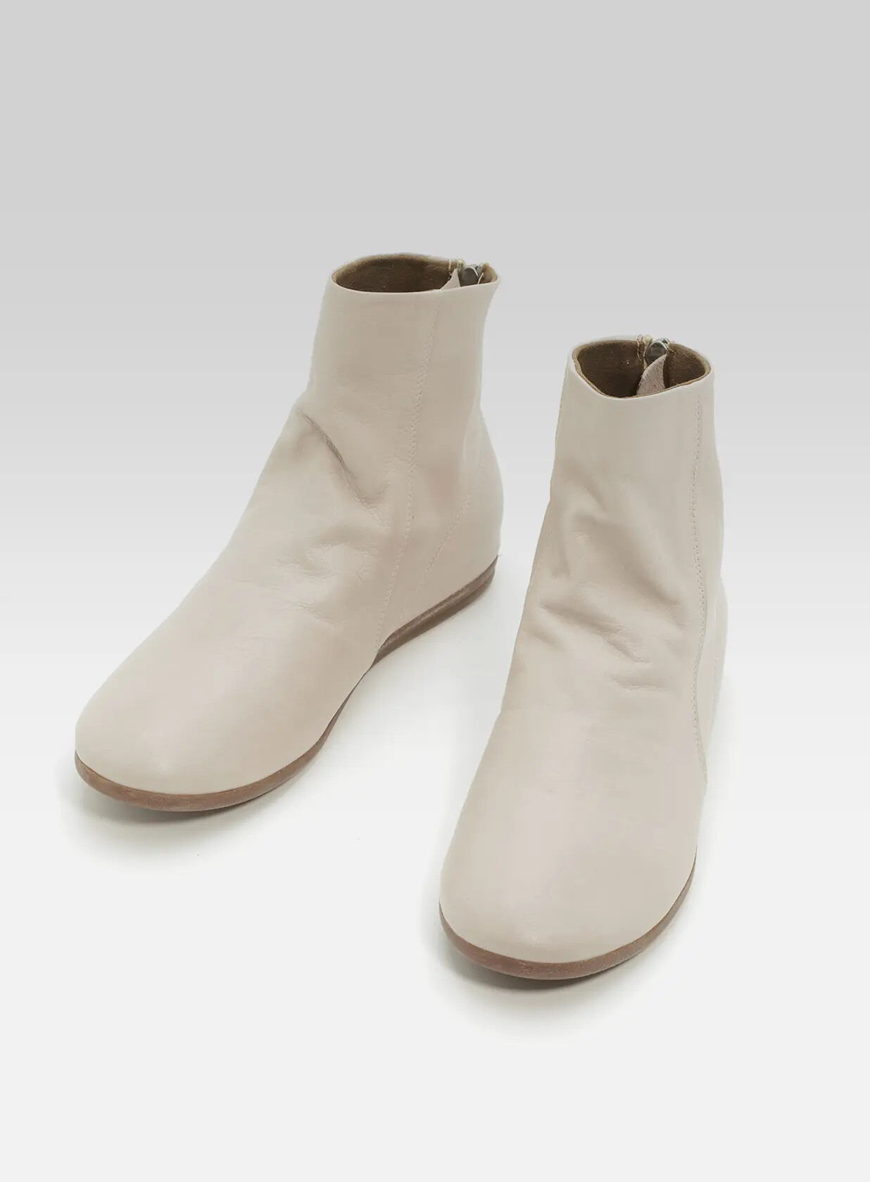 גאיה- מגפון 3/4 קלאסי רוכסן אחורי