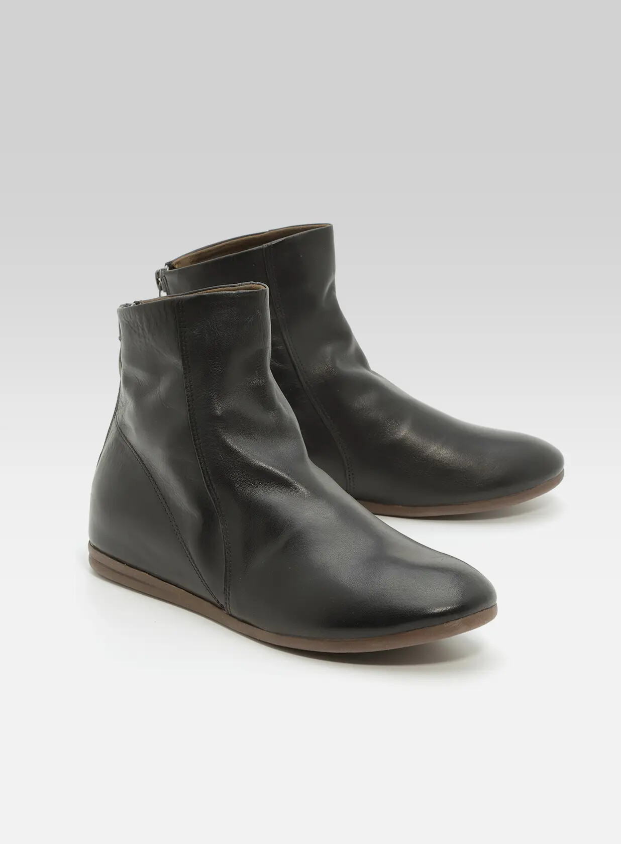 גאיה- מגפון 3/4 קלאסי רוכסן אחורי