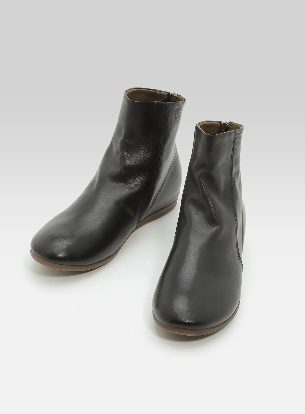 גאיה- מגפון 3/4 קלאסי רוכסן אחורי