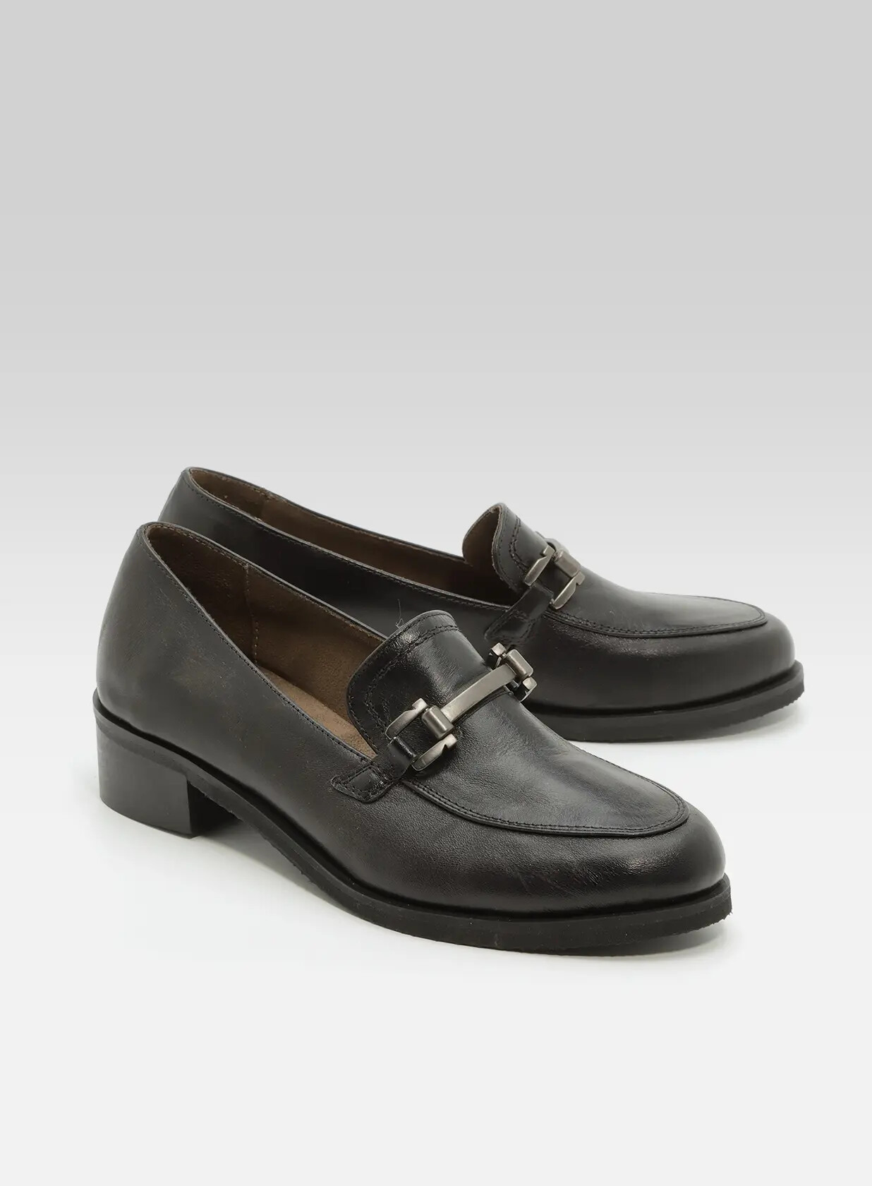 ליאורה-מוקסין מבריק עם קישוט