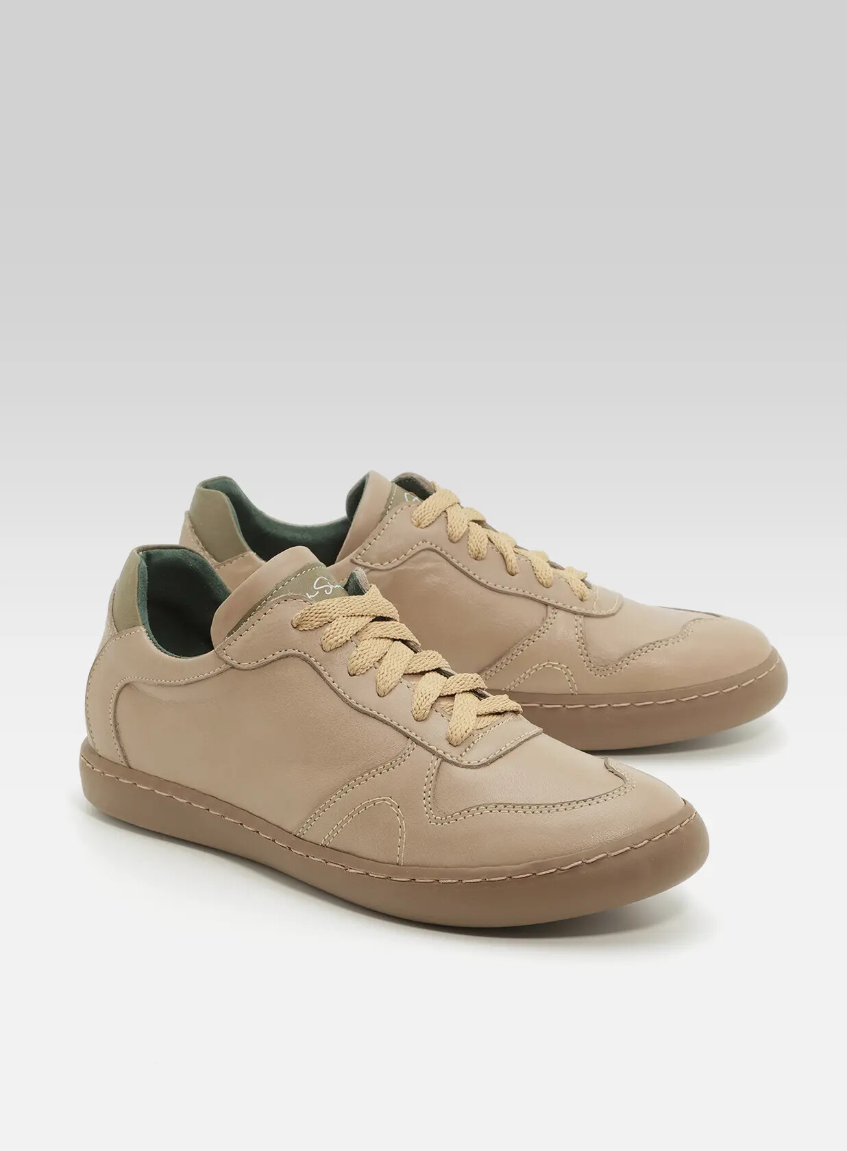 רוני- סניקרס קלאסי 1/2