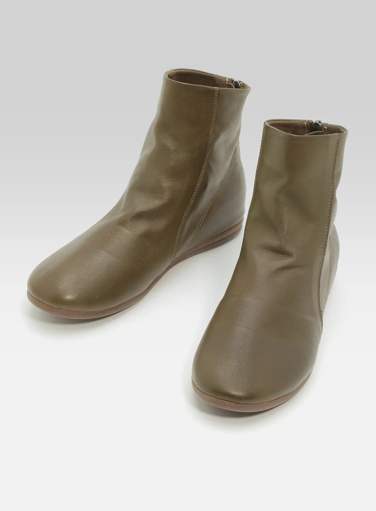 גאיה- מגפון 3/4 קלאסי רוכסן אחורי