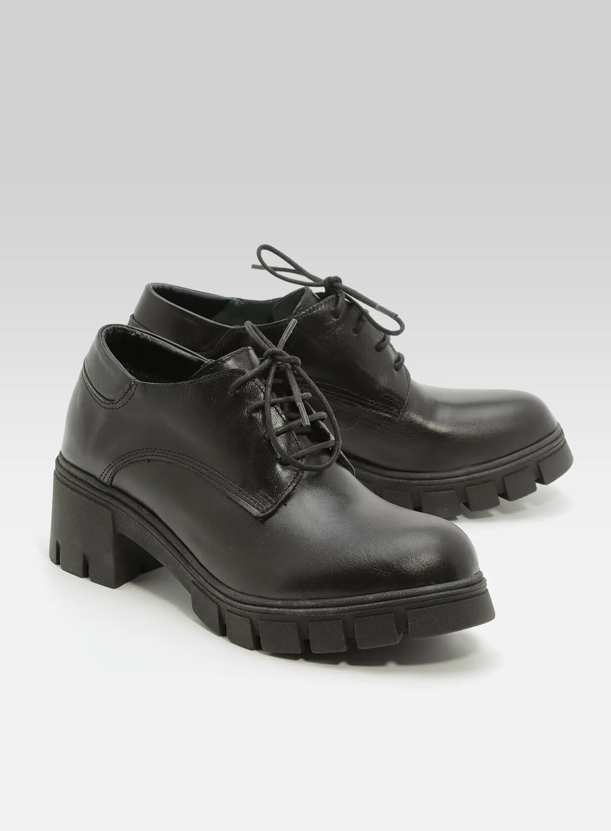 רונה- נעל 1/2 מבריק שרוך טרקטור