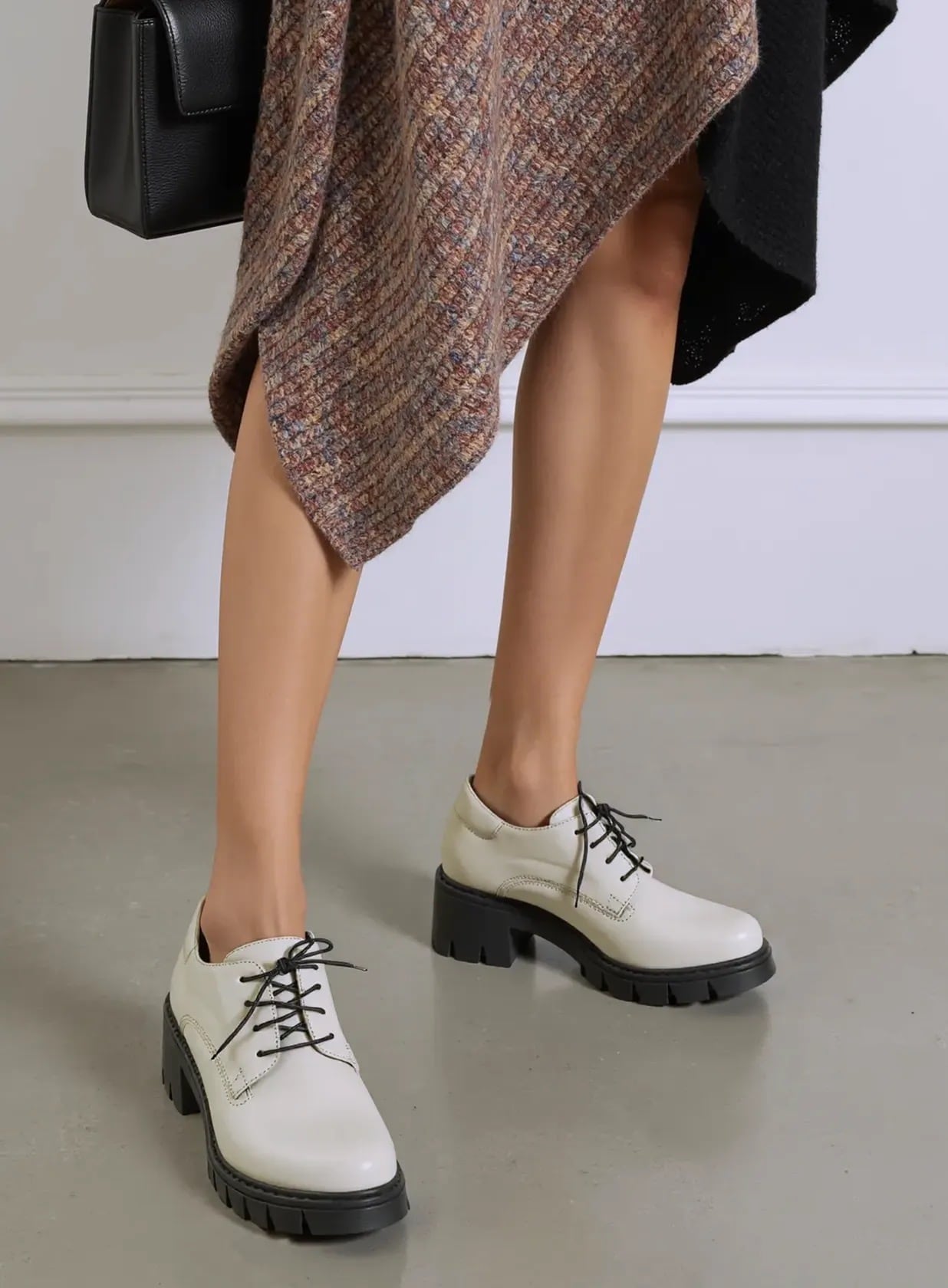 רונה- נעל 1/2 מבריק שרוך טרקטור