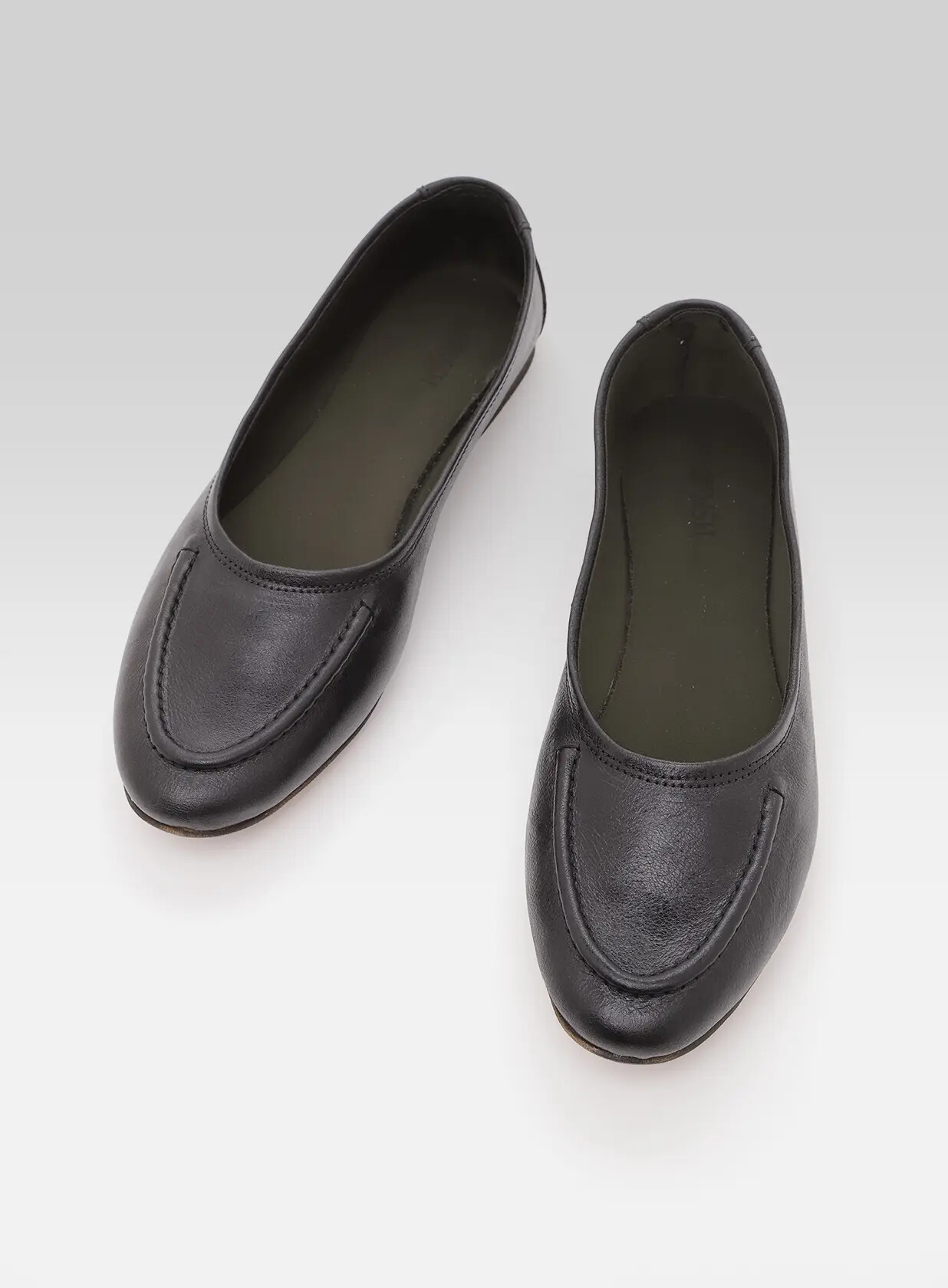 רבקה- מוקסין סירה מבריק