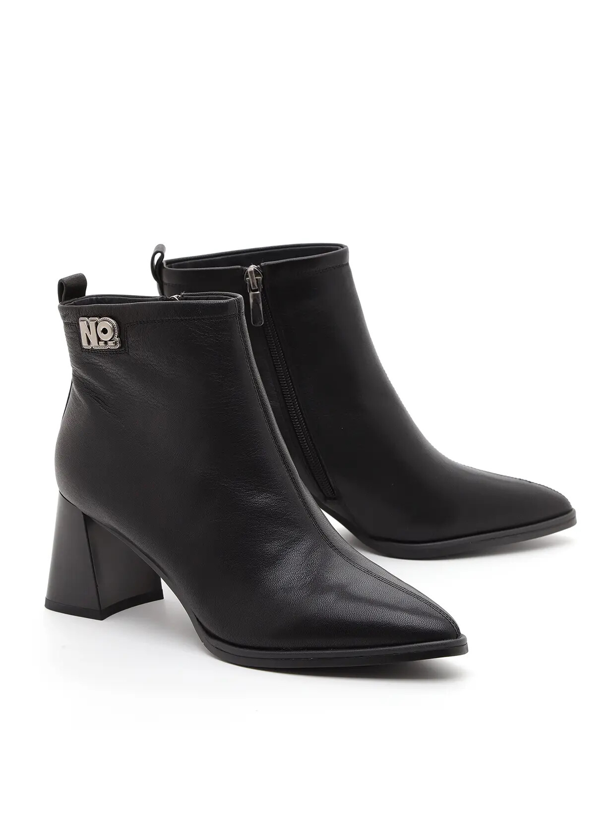 הלן- מגפון קישוט בצד