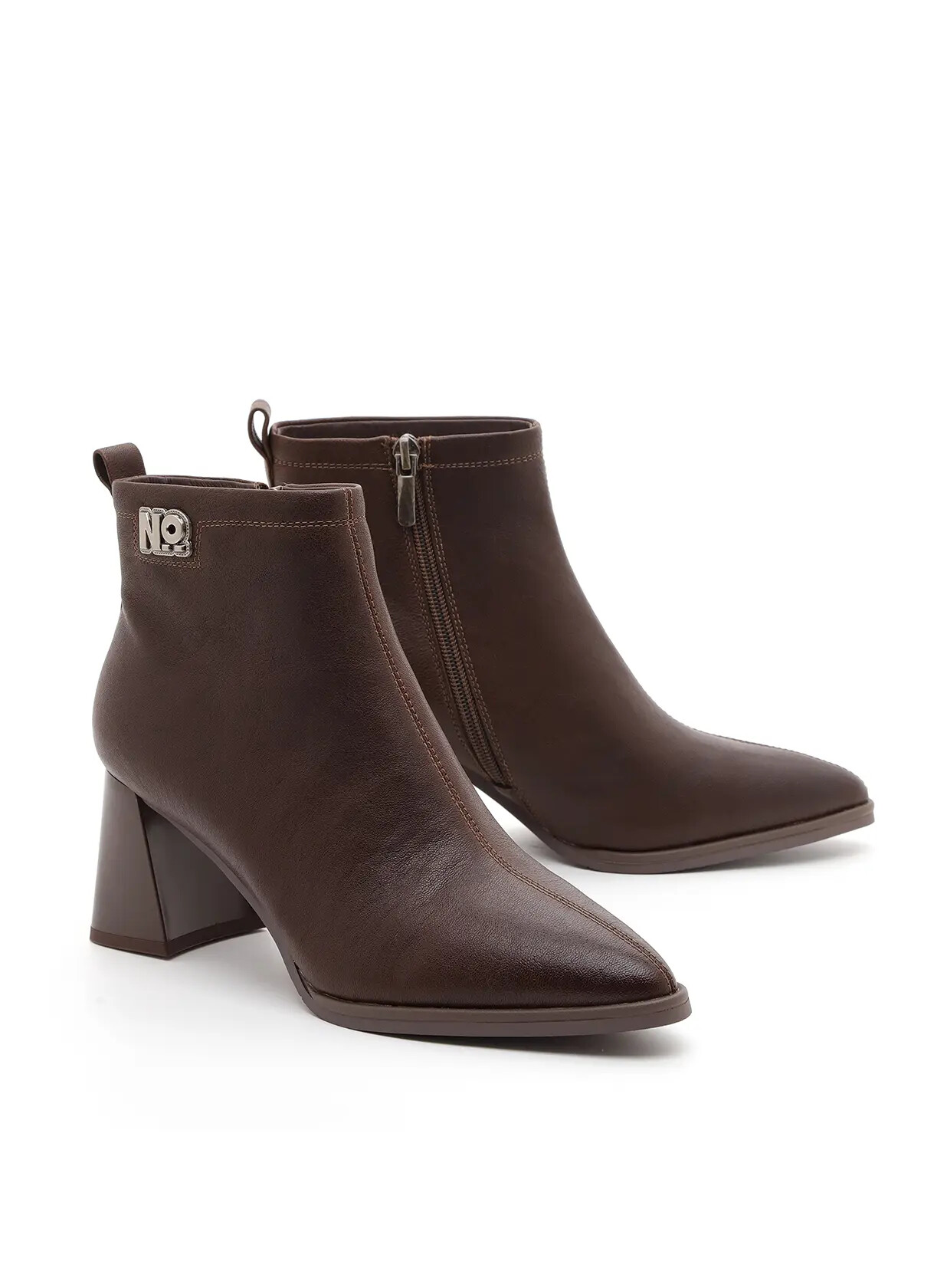 הלן- מגפון קישוט בצד