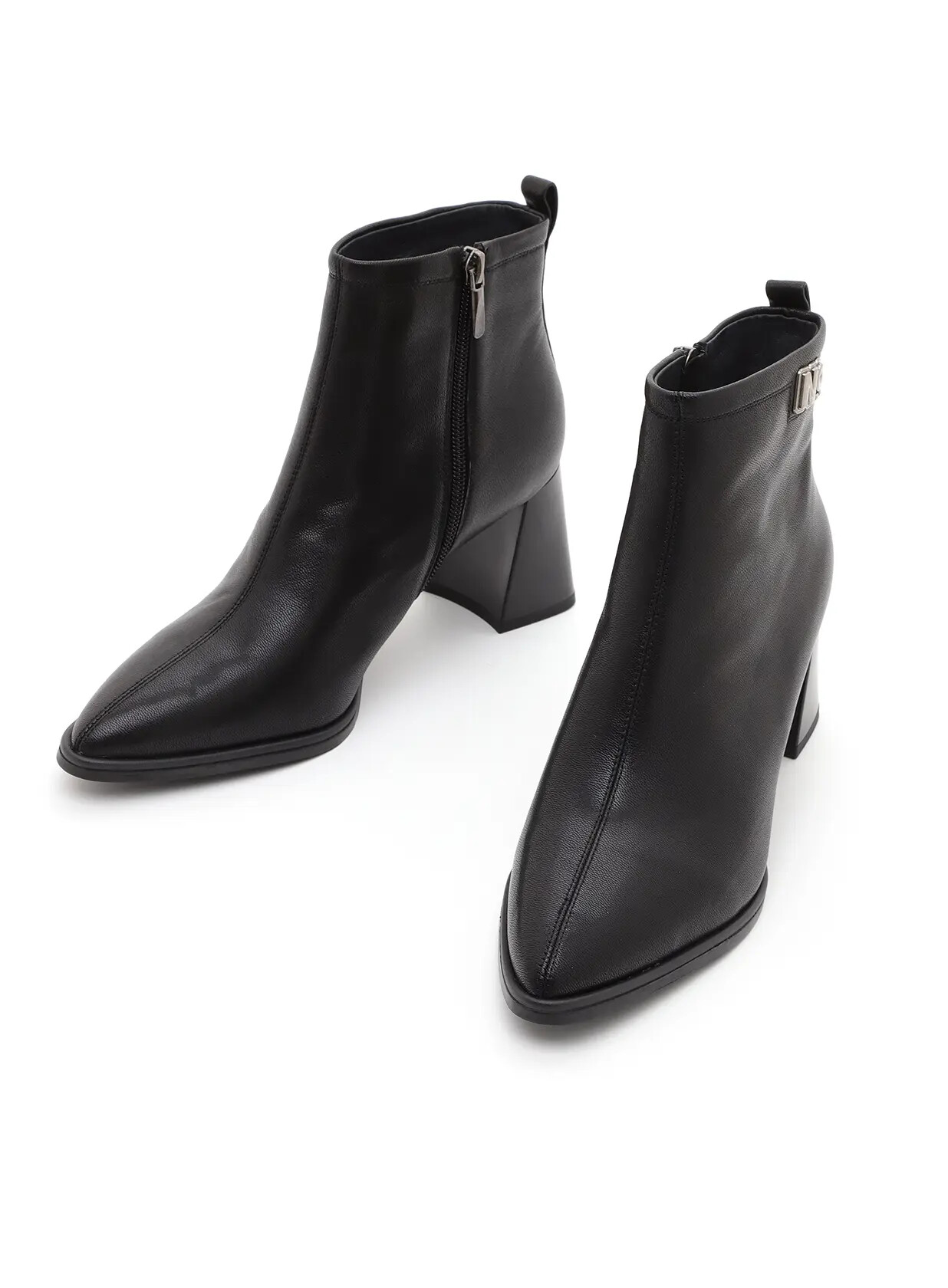 הלן- מגפון קישוט בצד