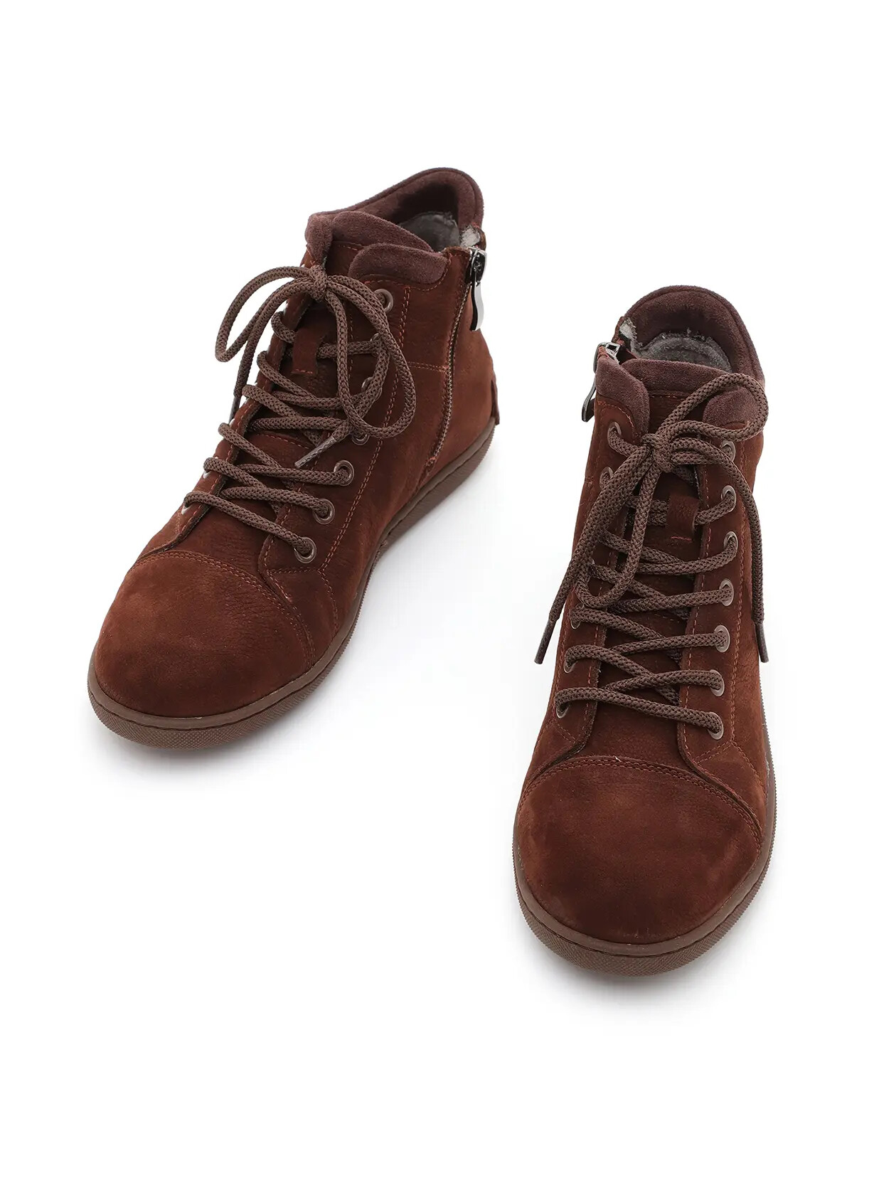 הילה- סניקרס