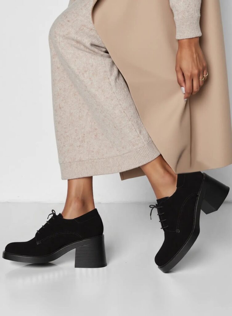 ליאת- נעל פלטפורמה זמש שרוך 4 חורים